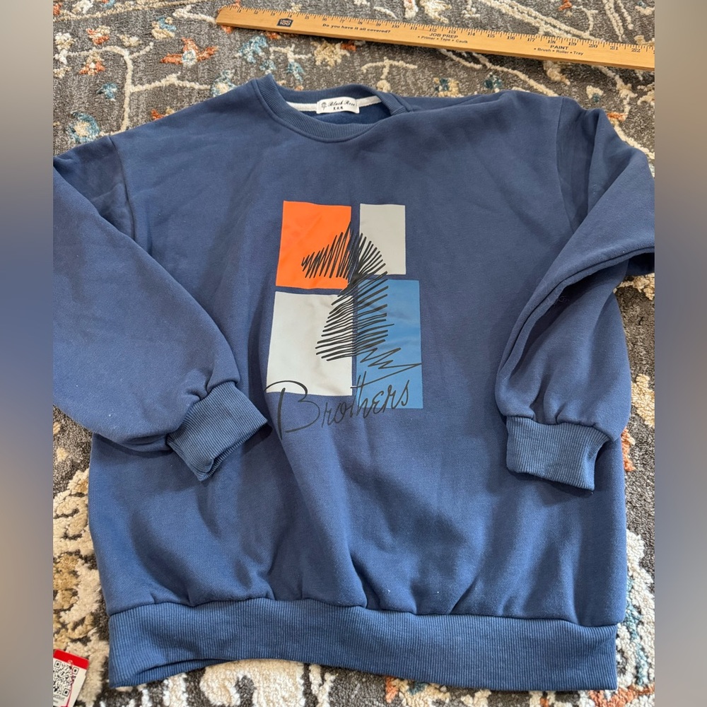 Blue Sweatshirt No Size Geometric Design‎ Brothers Black Rose